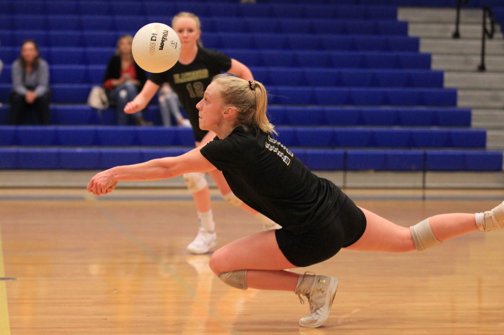 JLF_191119_vball_LoudounCo_BHS_rt12.jpg
